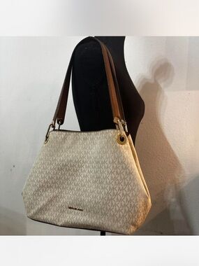 Michael Kors leather raven large cream Signature MK Tote